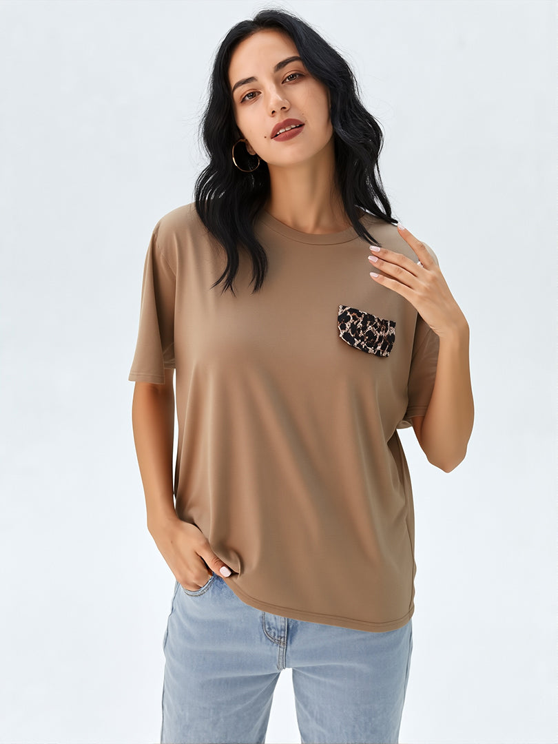 Camiseta Básica con Detalle Animal Print