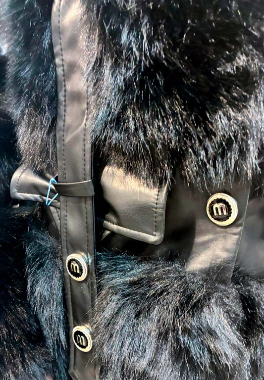 Abrigo joya piel negro