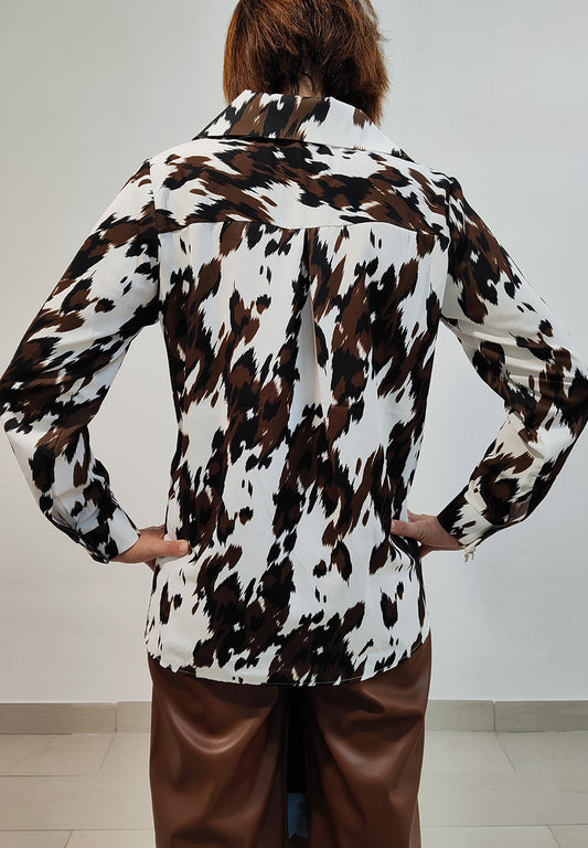 Camisa estampada manchas