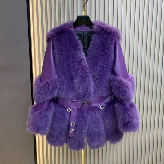 Abrigo joya piel púrpura