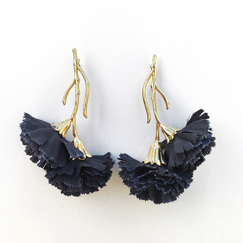 Pendientes de clavel acabado dorado